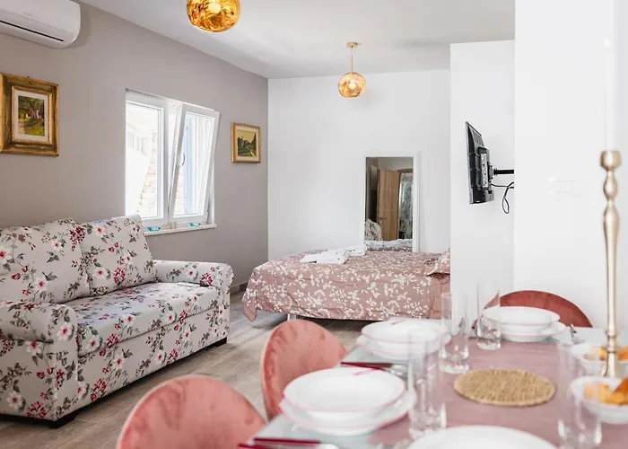 Apartman Sole & - *